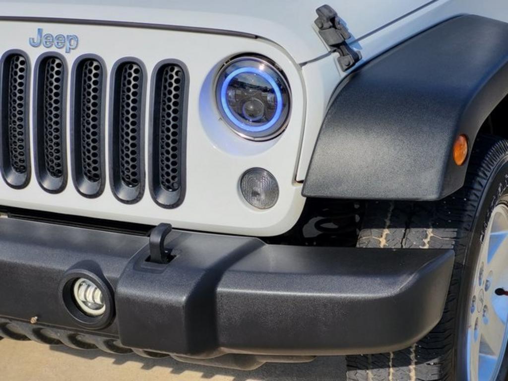 2018 Jeep Wrangler - $28,000