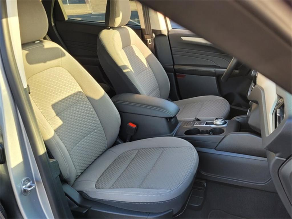 2021 Ford Escape - $25,500