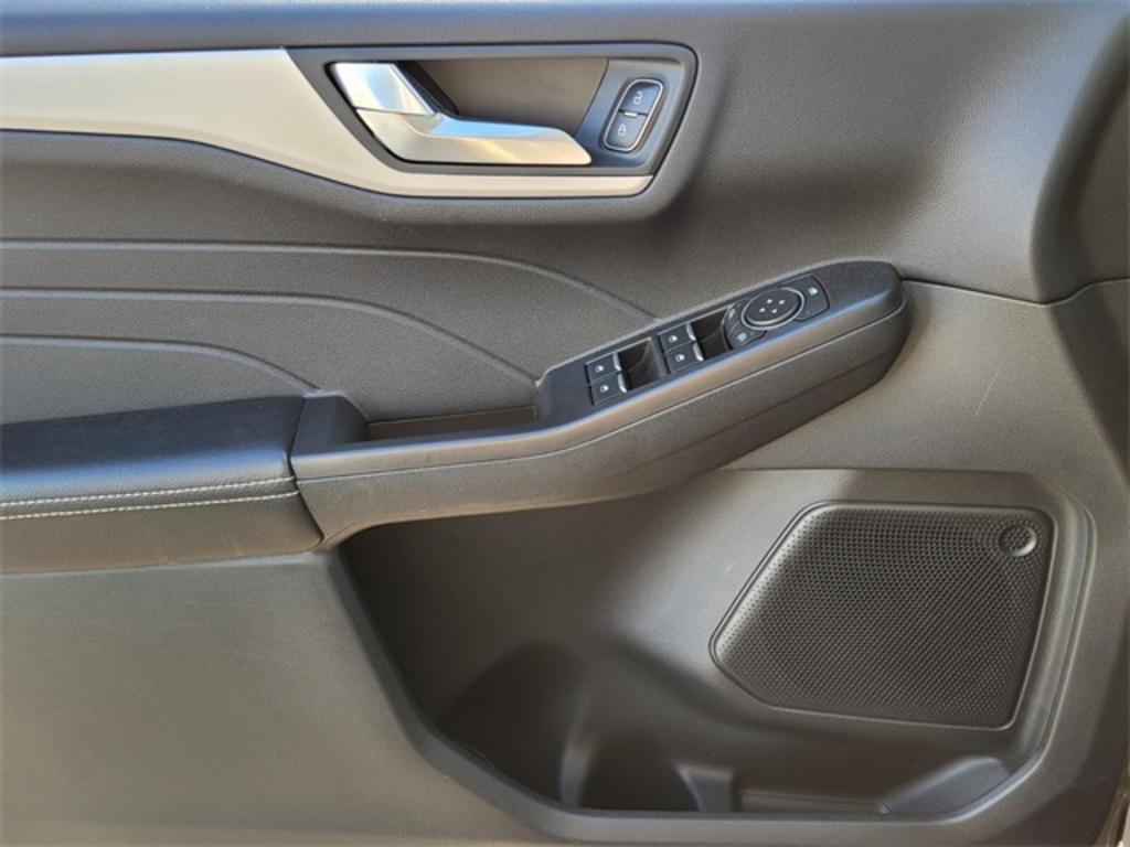 2021 Ford Escape - $25,500