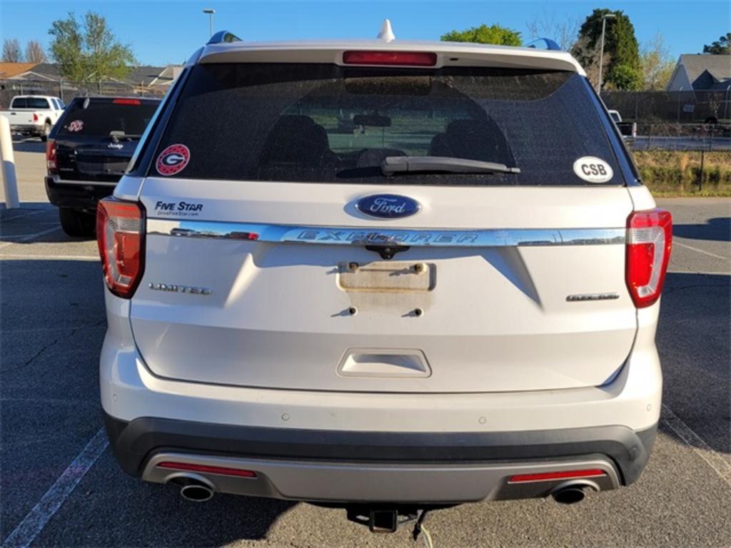 2016 Ford Explorer - $17,000