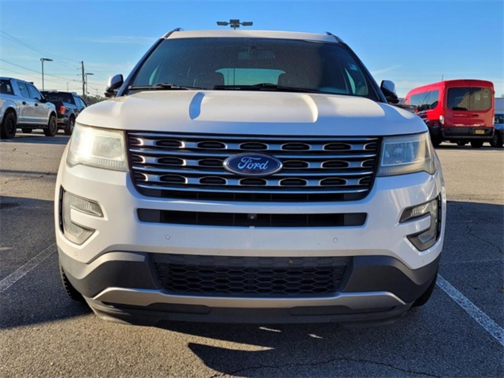 2016 Ford Explorer - $17,000