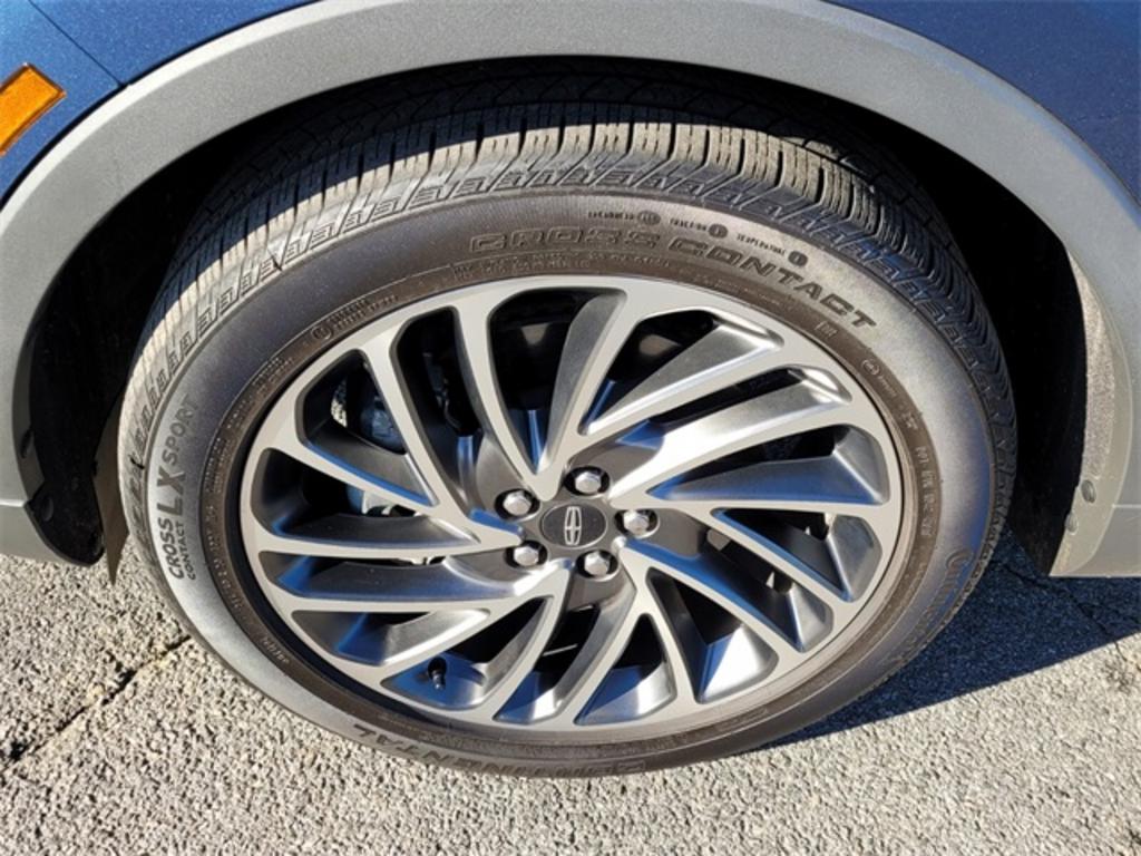 2019 Lincoln Nautilus - $36,000