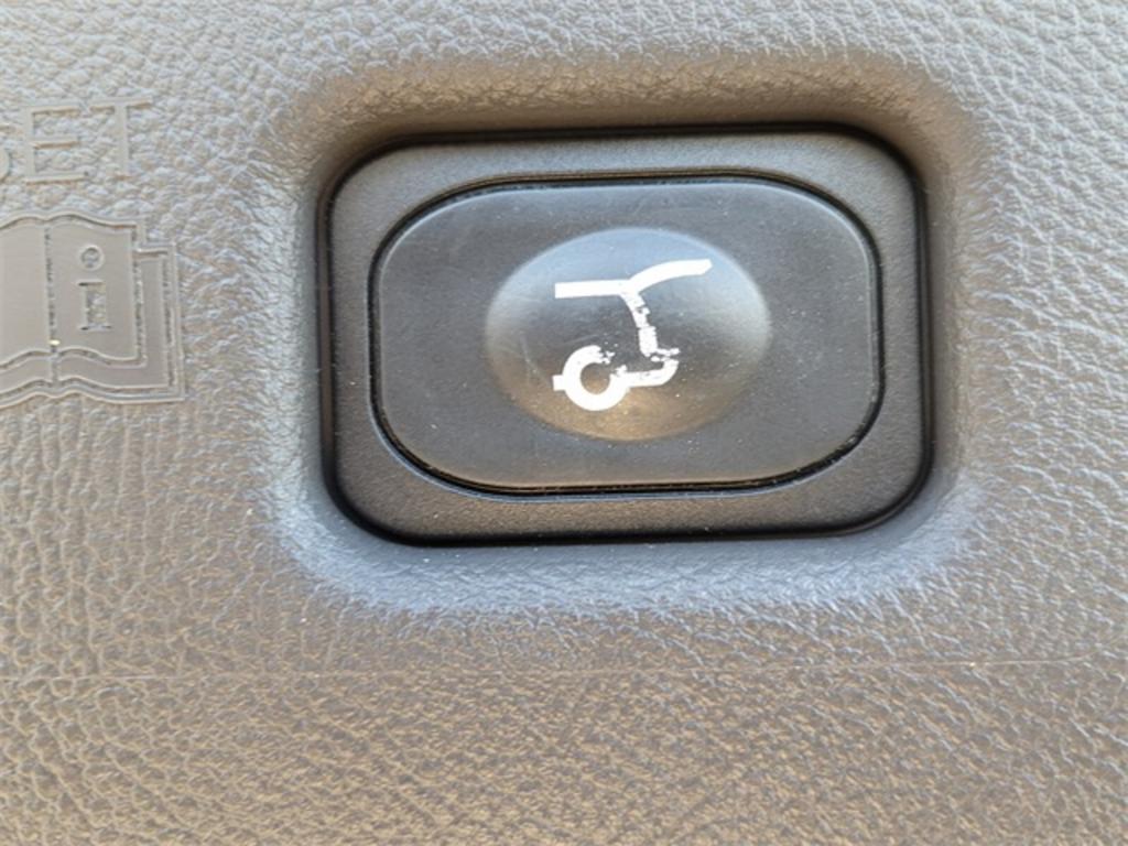 2019 Lincoln Nautilus - $36,000