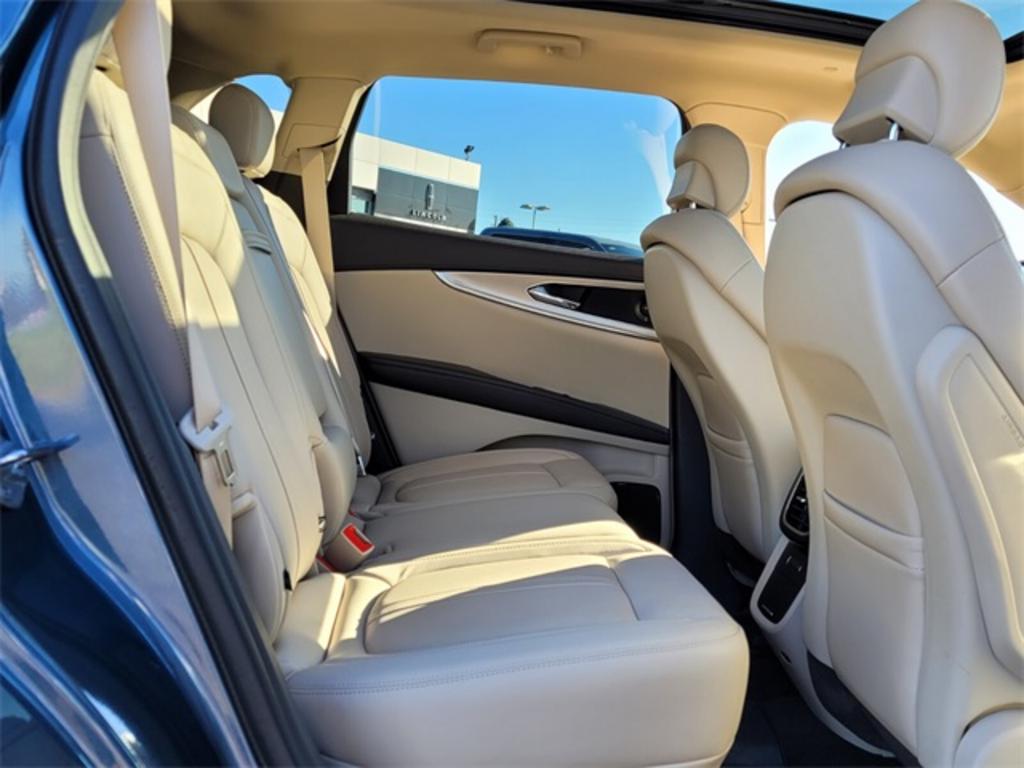 2019 Lincoln Nautilus - $36,000