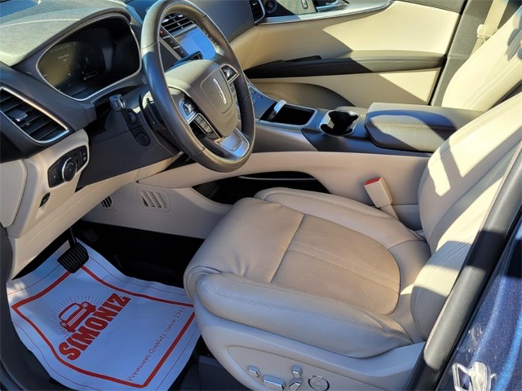 2019 Lincoln Nautilus - $36,000