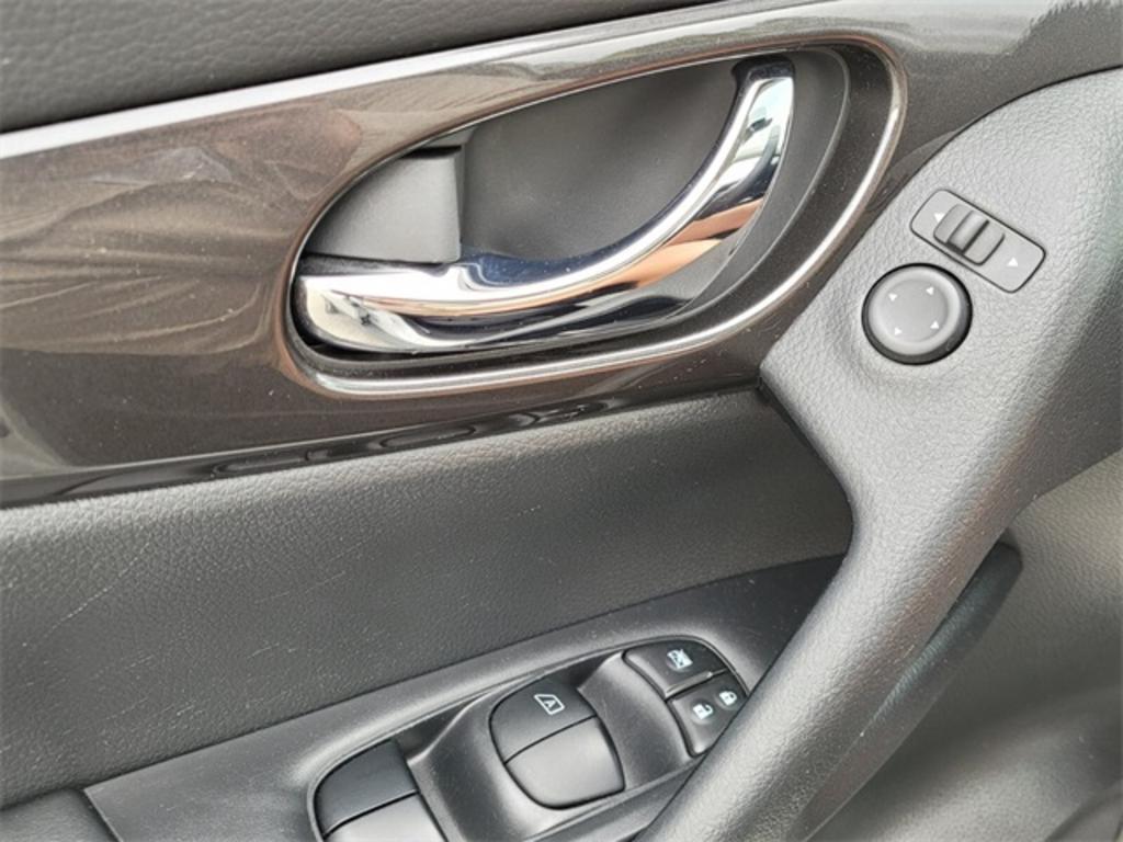 2020 Nissan Rogue - $24,500