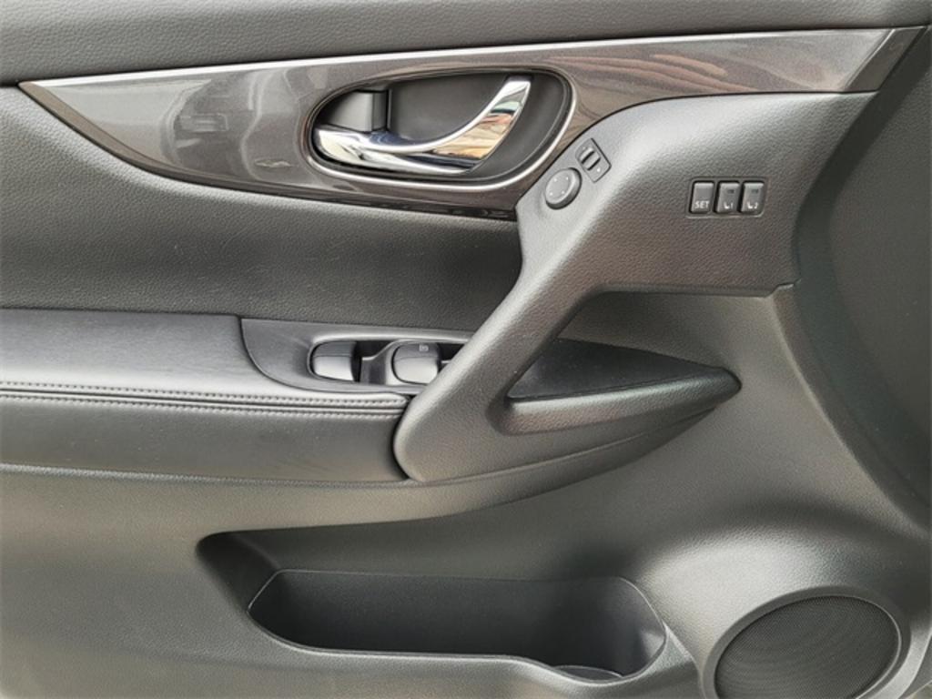 2020 Nissan Rogue - $24,500