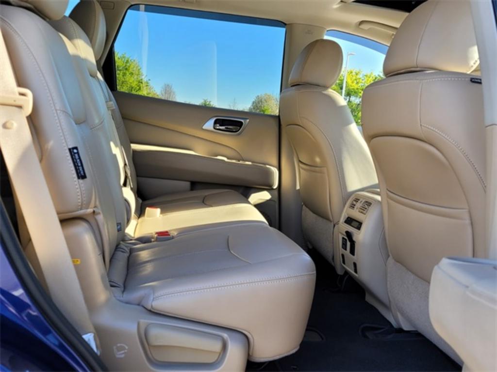 2018 Nissan Pathfinder - $26,500
