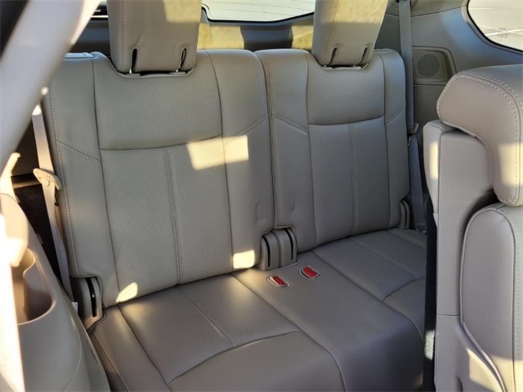 2018 Nissan Pathfinder - $26,500