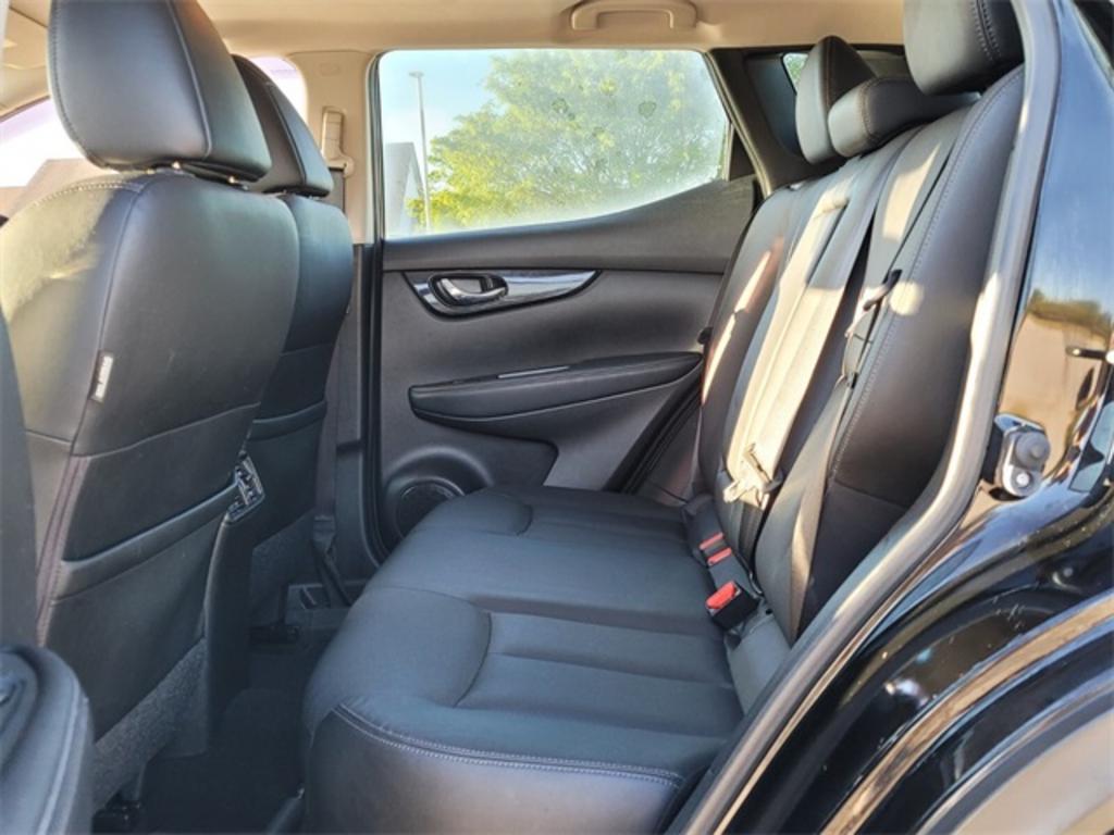 2018 Nissan Rogue - $16,000