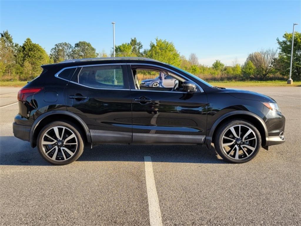 2018 Nissan Rogue - $16,000