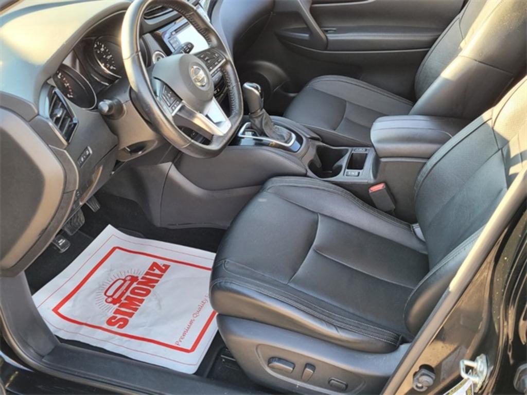 2018 Nissan Rogue - $16,000