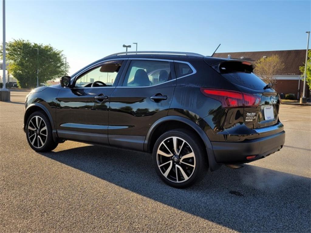 2018 Nissan Rogue - $16,000