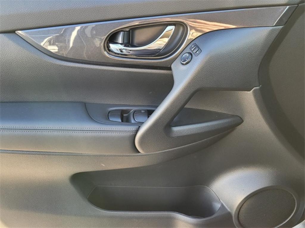 2019 Nissan Rogue - $24,000