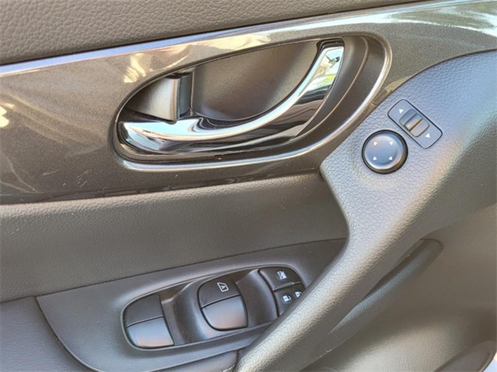 2019 Nissan Rogue - $24,000