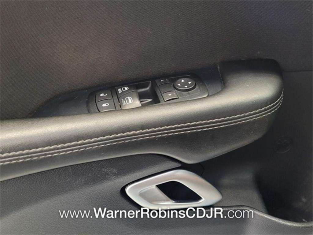 2015 Dodge Challenger - $17,000
