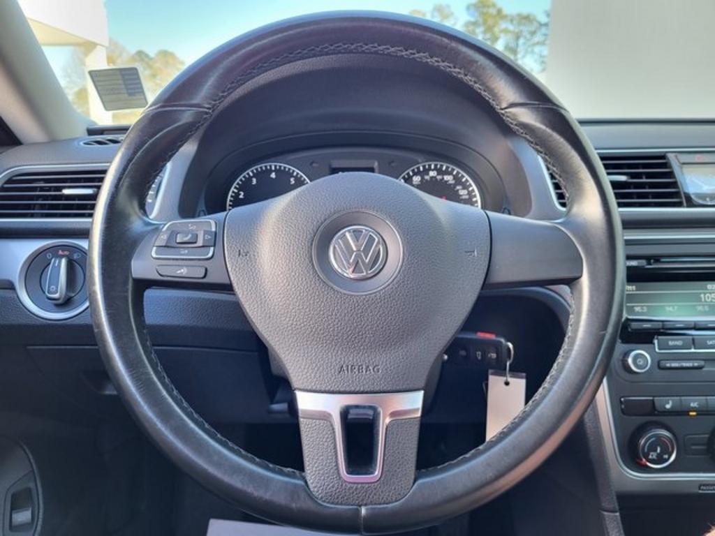 2015 Volkswagen Passat 1.8T Wolfsburg Edition photo