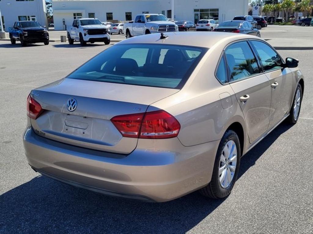 2015 Volkswagen Passat 1.8T Wolfsburg Edition photo