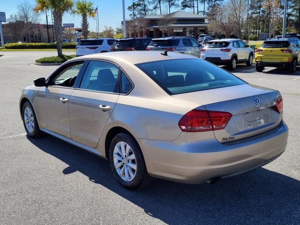 2015 Volkswagen Passat 1.8T Wolfsburg Edition photo