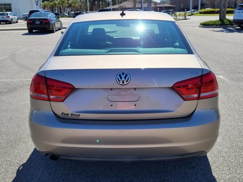2015 Volkswagen Passat 1.8T Wolfsburg Edition photo