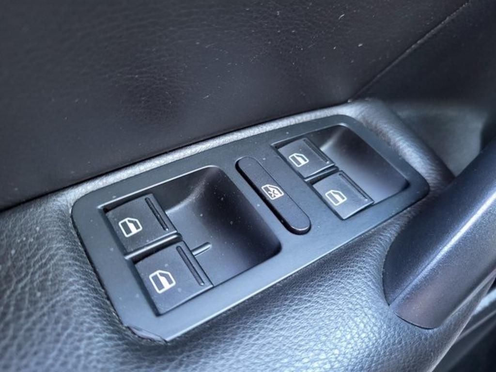 2015 Volkswagen Passat 1.8T Wolfsburg Edition photo