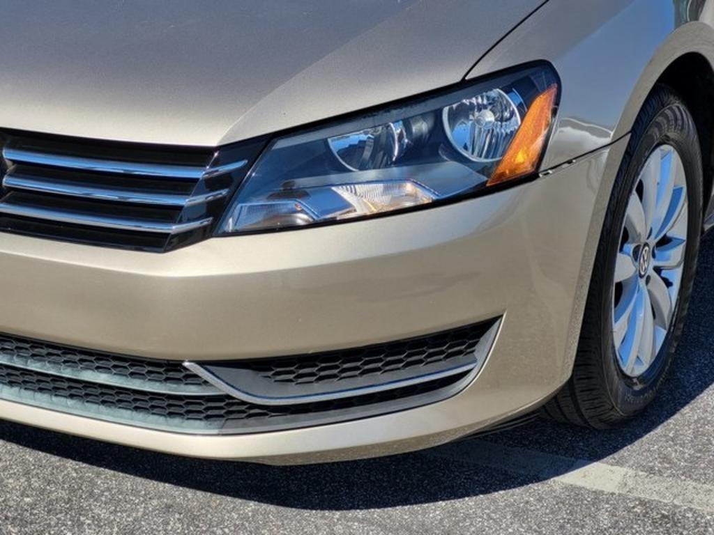 2015 Volkswagen Passat 1.8T Wolfsburg Edition photo
