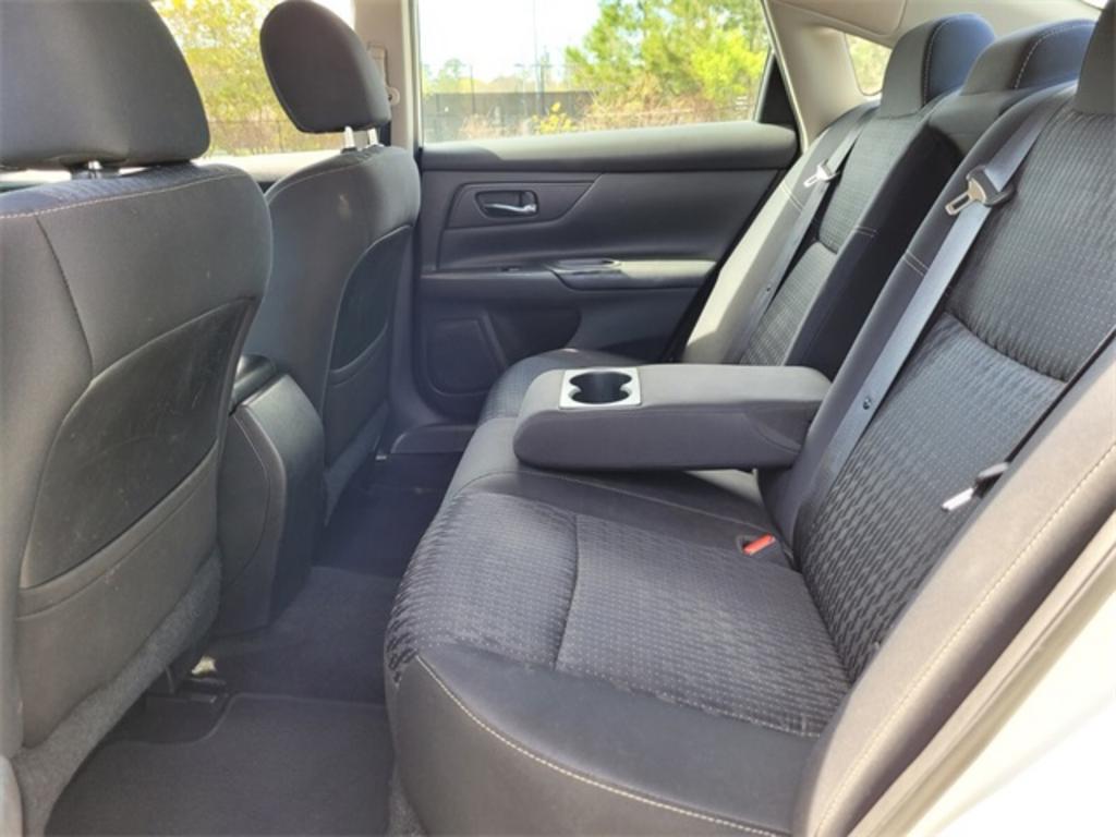 2016 Nissan Altima - $11,500