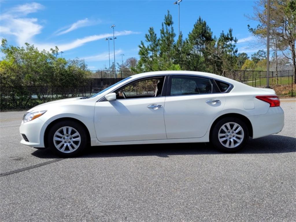 2016 Nissan Altima - $11,500