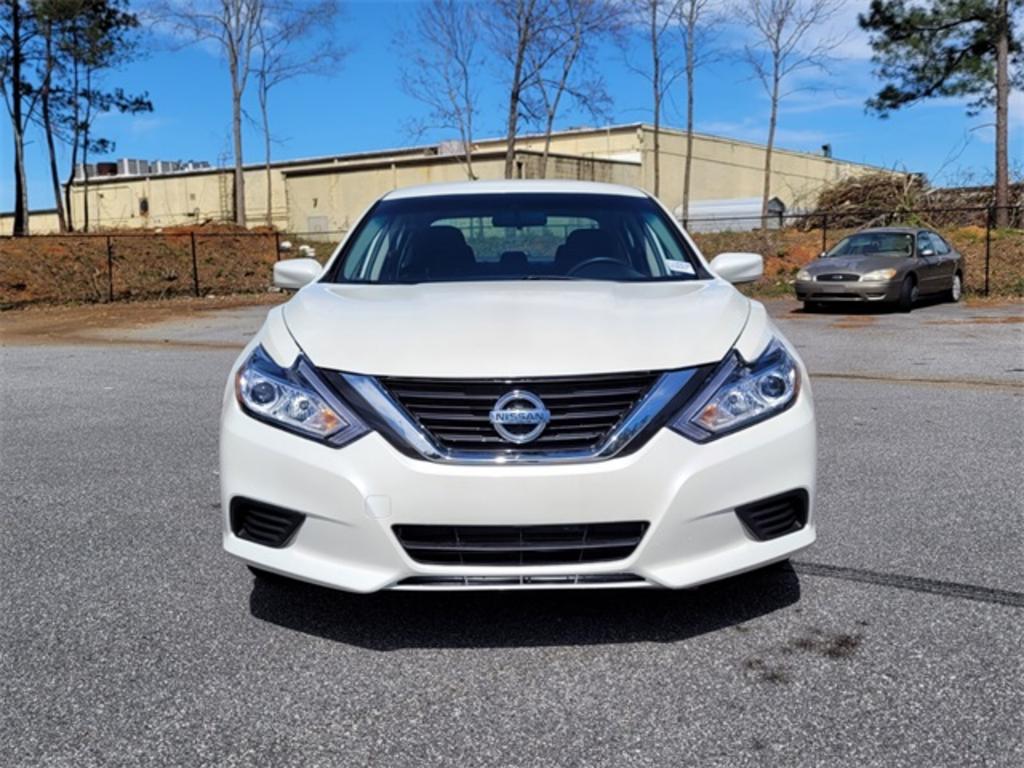 2016 Nissan Altima - $11,500