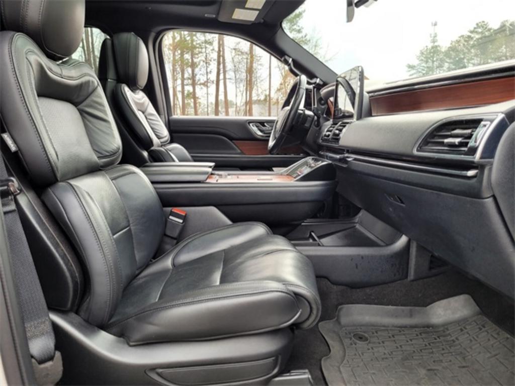 2018 Lincoln Navigator - $44,500
