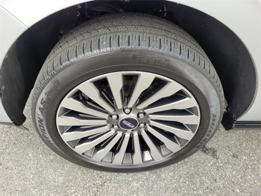 2018 Lincoln Navigator - $44,500