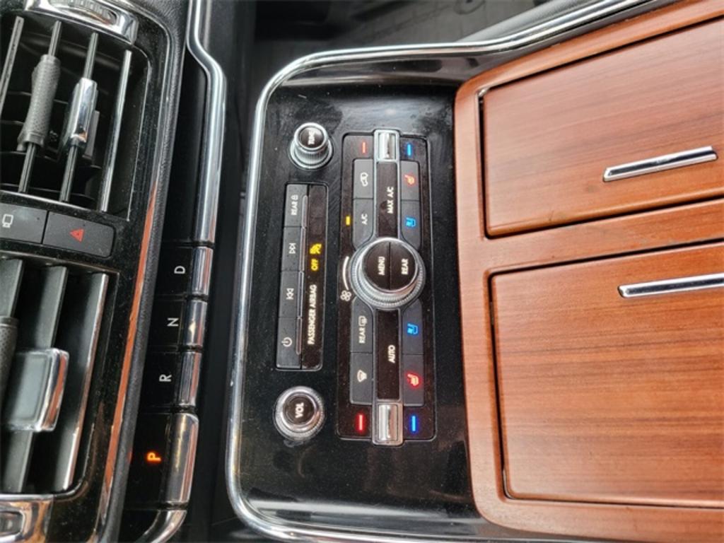 2018 Lincoln Navigator - $44,500