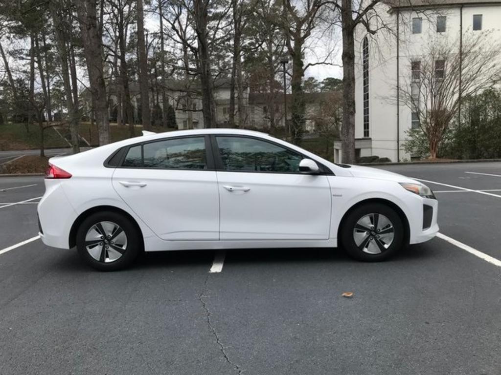 2017 Hyundai Ioniq - $18,000