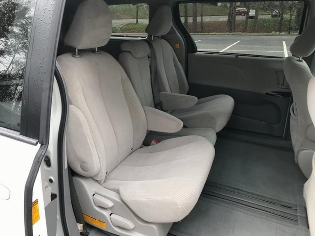 2013 Toyota Sienna - $15,500