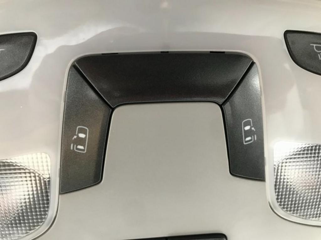 2013 Toyota Sienna - $15,500