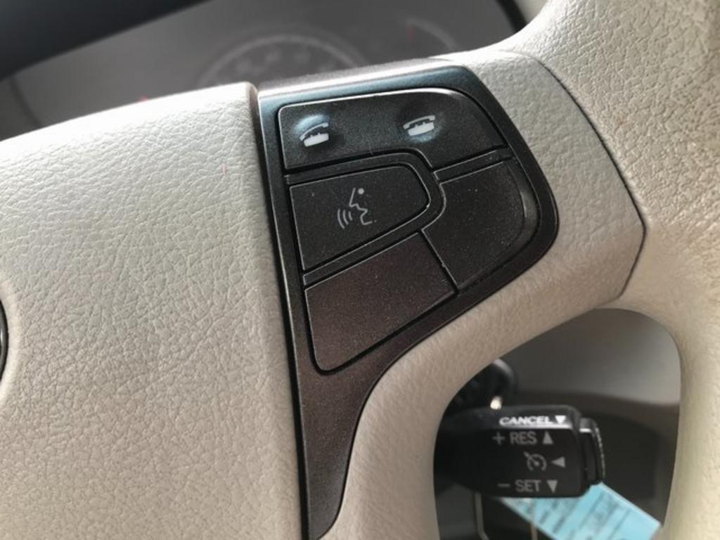 2013 Toyota Sienna - $15,500