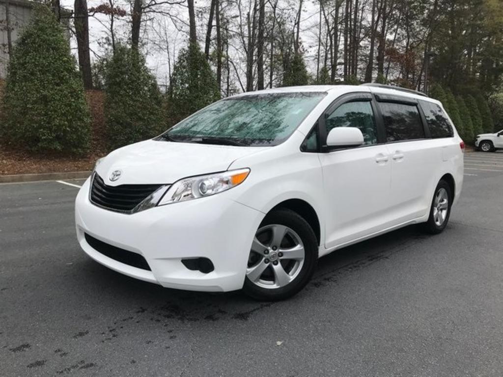 2013 Toyota Sienna - $15,500