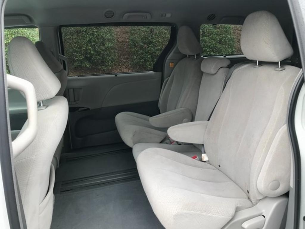 2013 Toyota Sienna - $15,500
