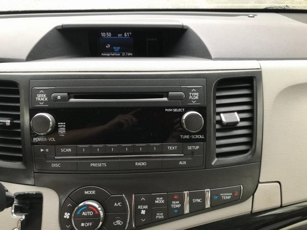 2013 Toyota Sienna - $15,500