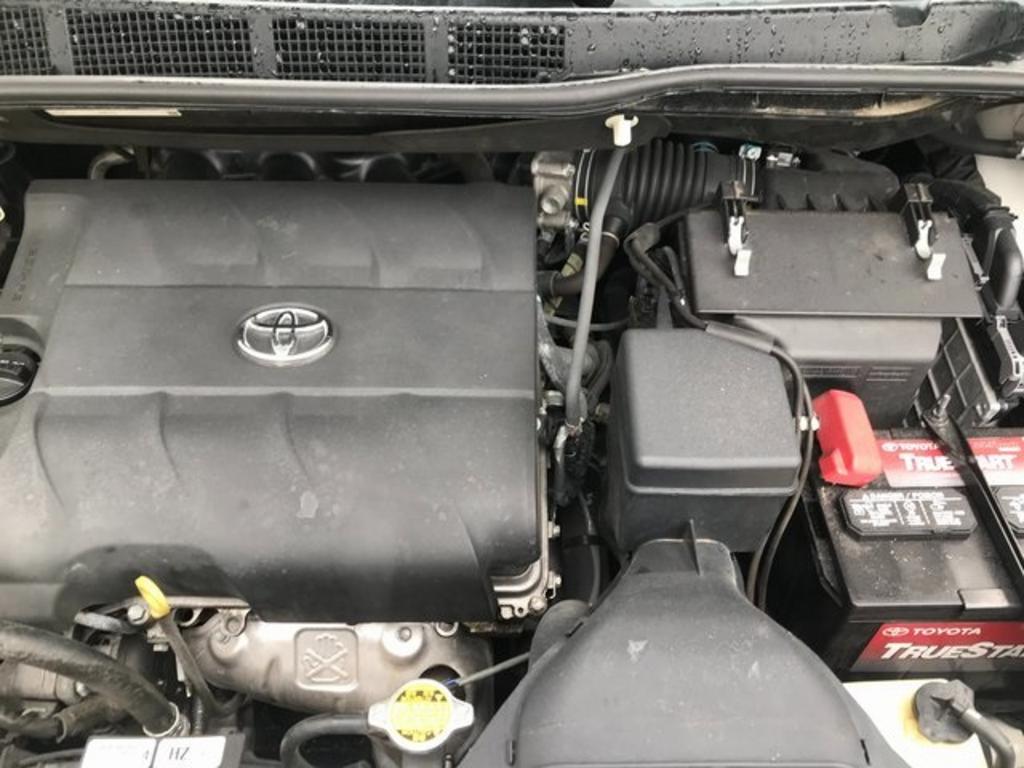 2013 Toyota Sienna - $15,500