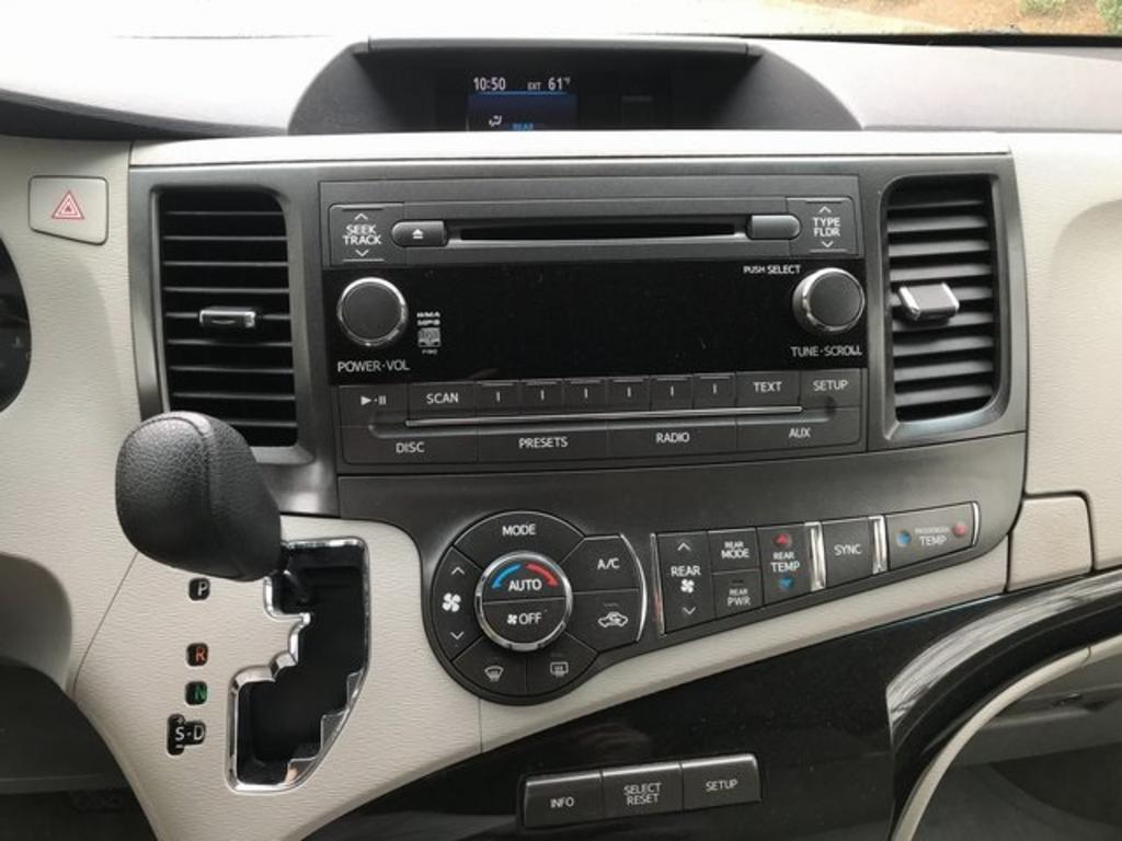 2013 Toyota Sienna - $15,500