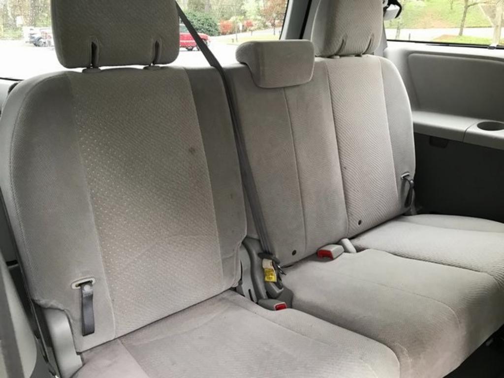 2013 Toyota Sienna - $15,500