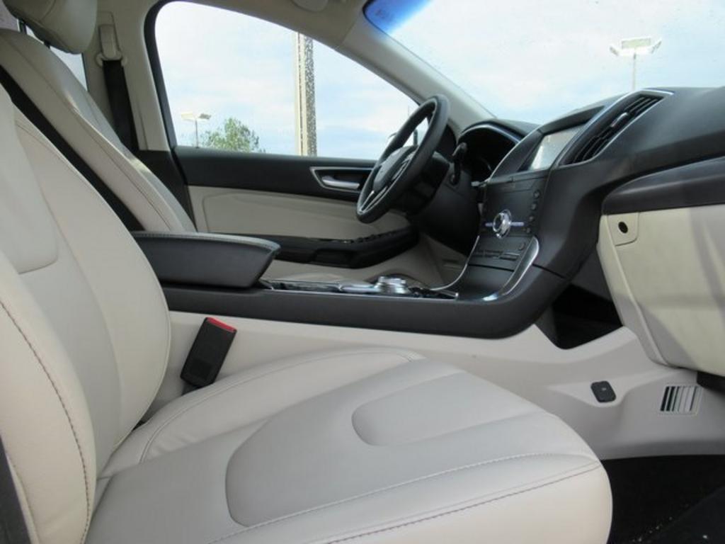 2020 Ford Edge - $30,000