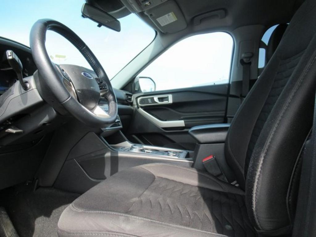 2021 Ford Explorer XLT photo