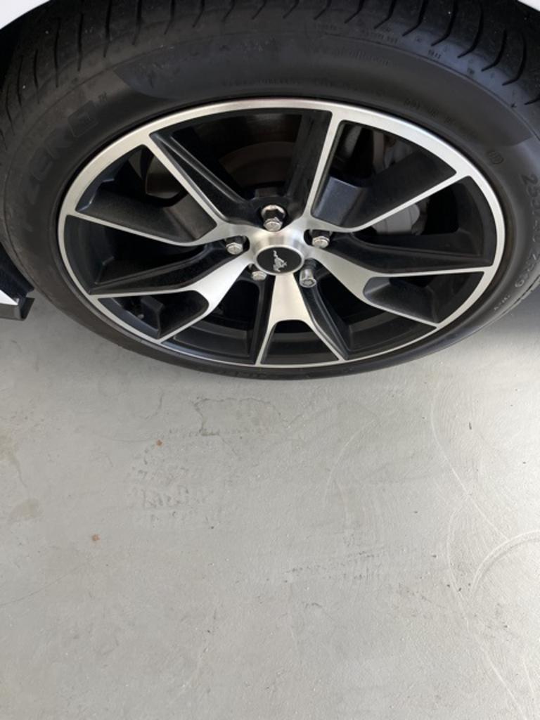 2021 Ford Mustang - $30,500