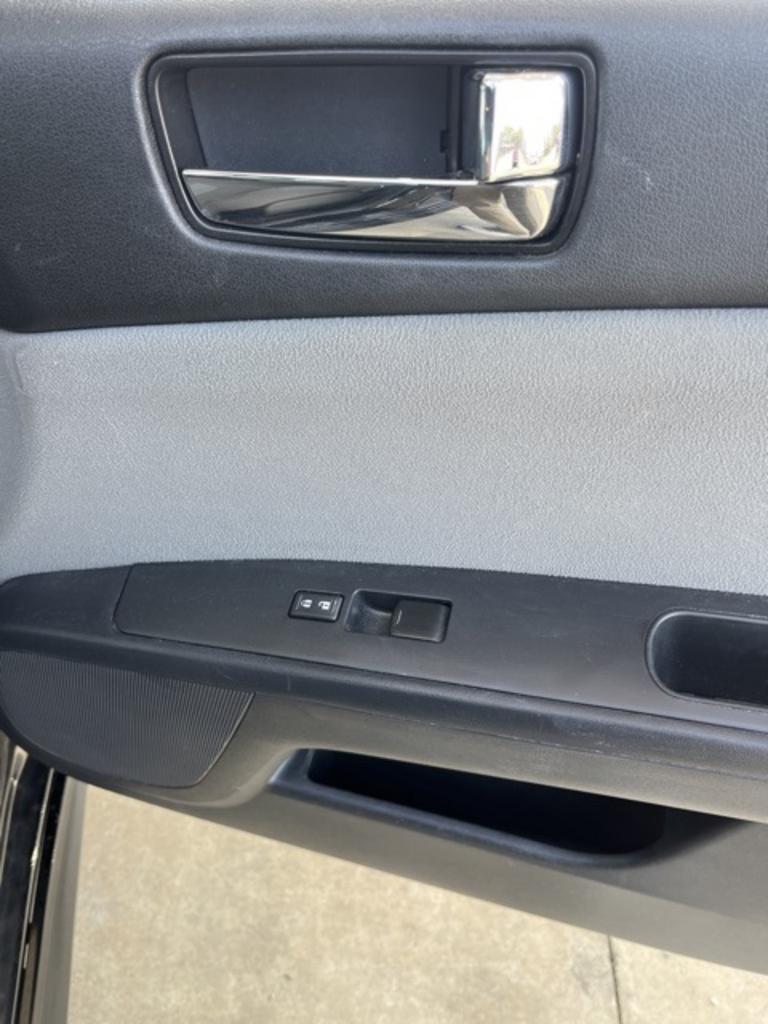 2012 Nissan Sentra - $8,000
