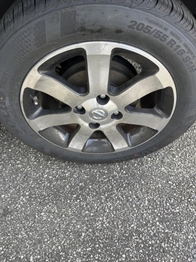 2012 Nissan Sentra - $8,000