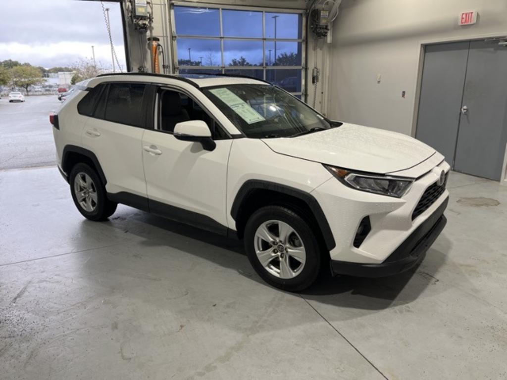2019 Toyota RAV4 XLE photo