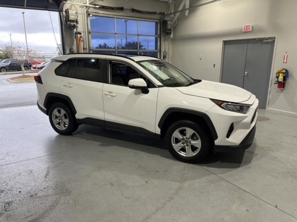 2019 Toyota RAV4 XLE photo