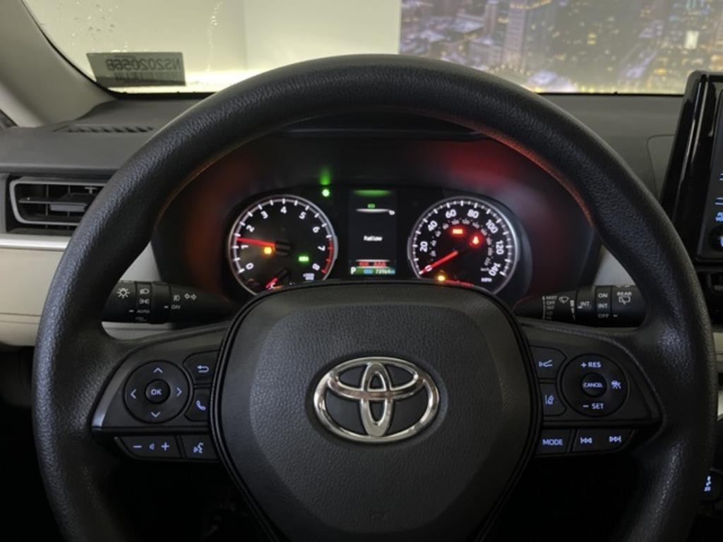 2019 Toyota RAV4 XLE photo